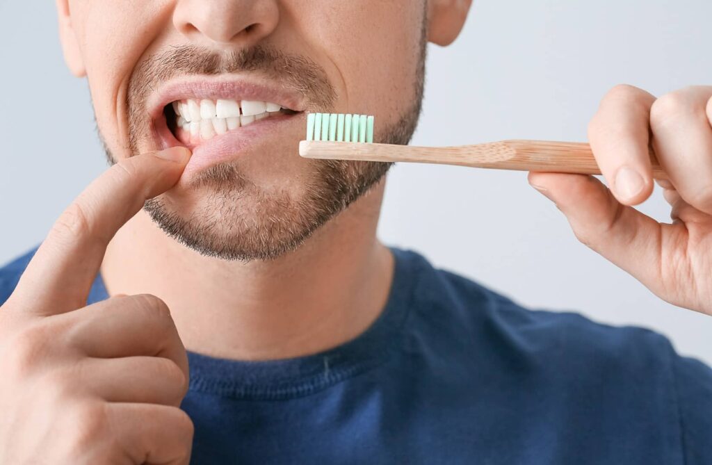 Surmonter les Défis Greffe Osseuse et Retrait d'Implants Dentaires 