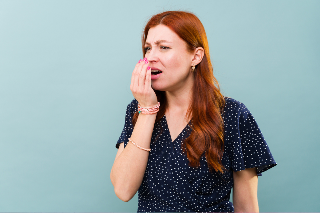 Sécheresse buccale et mauvaise haleine : quelles sont les causes cachées et comment y remédier ? Sécheresse buccale et mauvaise haleine : quelles sont les causes cachées et comment y remédier ?